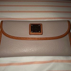 Dooney and bourke oyster wallet